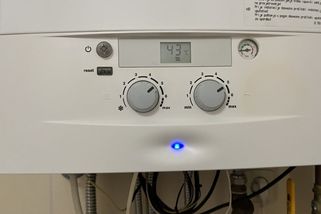 Zvýšené náklady za vytápění i poškození plynového kotle. 8 z 10 domácností má špatně nastavený tlak v systému, upozorňují plynaři